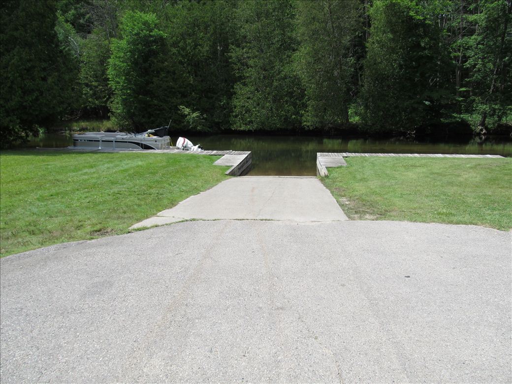 col_water_trails_34.jpg col_water_trails_34.jpg