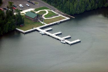 copper_harbor_marina.jpg copper_harbor_marina.jpg