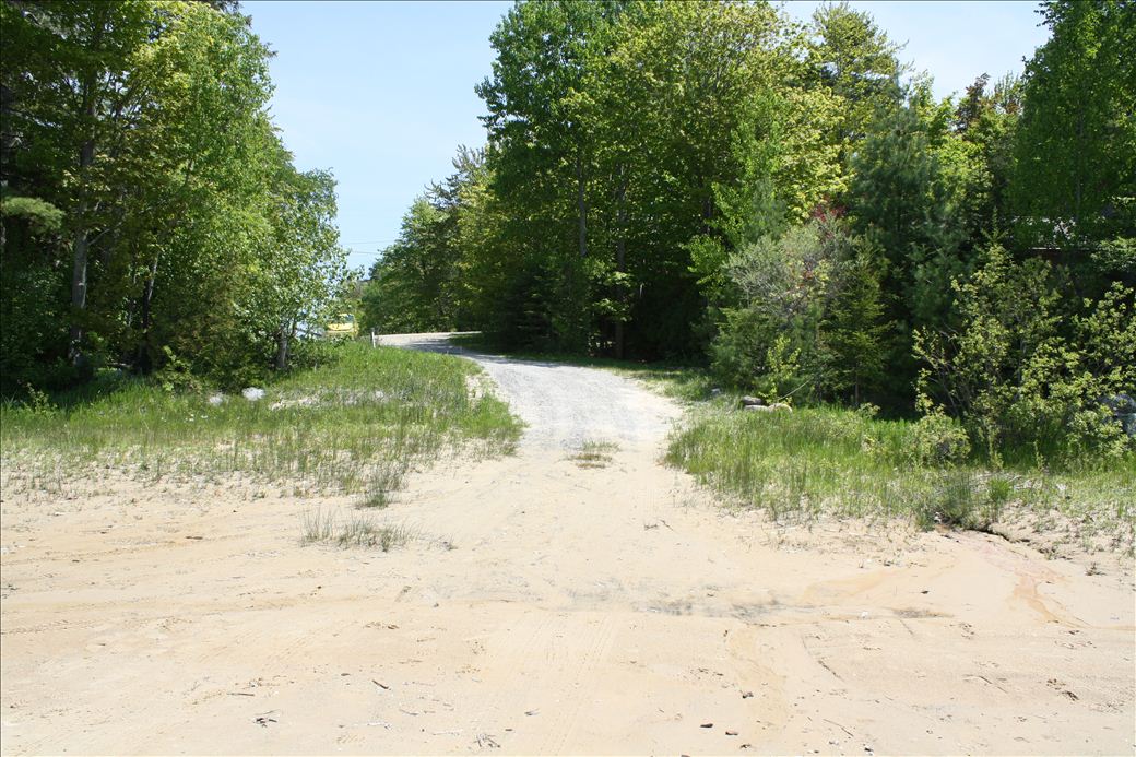 Erickson Rd road end Erickson Rd road end